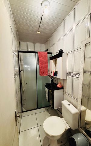 Casa à venda com 120m², 4 quartos e 1 vaga Casa à venda com 120m², 4 quartos e 1 vagaBanheiro sala