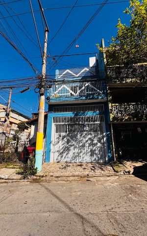 Casa à venda com 120m², 4 quartos e 1 vaga Casa à venda com 120m², 4 quartos e 1 vagaFachada
