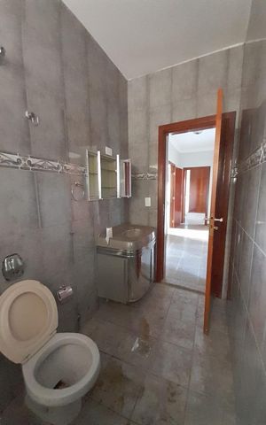 Apartamento para alugar com 250m², 4 quartos e 1 vaga Apartamento para alugar com 250m², 4 quartos e 1 vagaBanheiro