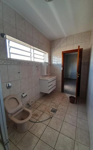 Apartamento para alugar com 250m², 4 quartos e 1 vaga Apartamento para alugar com 250m², 4 quartos e 1 vagaBanheiro