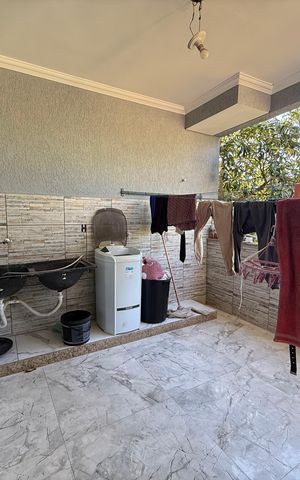 Casa à venda com 332m², 6 quartos e 4 vagasÁrea de serviço