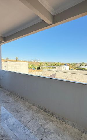Casa à venda com 332m², 6 quartos e 4 vagasVaranda da sala