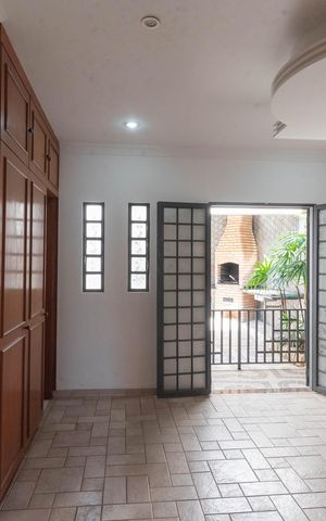 Casa para alugar com 220m², 3 quartos e 3 vagas Casa para alugar com 220m², 3 quartos e 3 vagasSuíte 1