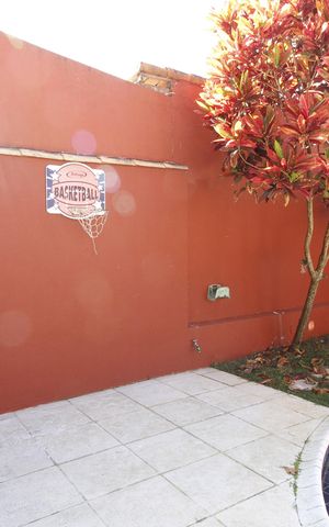 Casa de condomínio para alugar com 550m², 5 quartos e 4 vagasPiscina