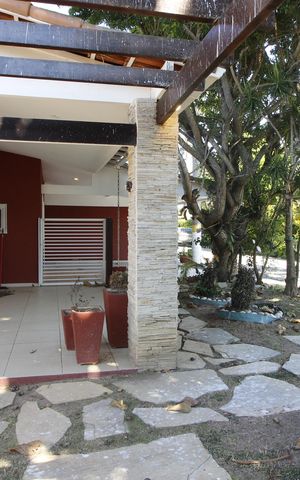 Casa de condomínio para alugar com 550m², 5 quartos e 4 vagasÁrea externa