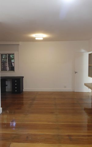 Casa de condomínio para alugar com 550m², 5 quartos e 4 vagasSuíte