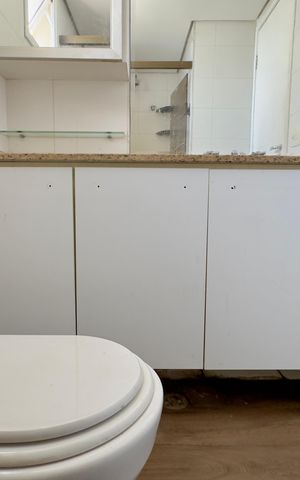 Apartamento à venda com 88m², 2 quartos e 2 vagas Apartamento à venda com 88m², 2 quartos e 2 vagasBanheiro da Suíte 1