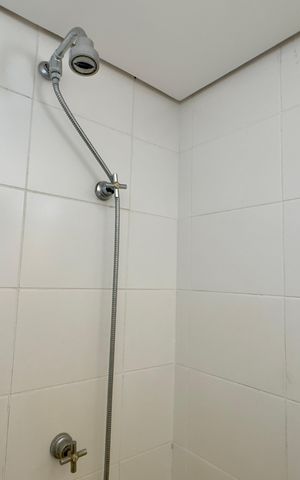 Apartamento à venda com 88m², 2 quartos e 2 vagas Apartamento à venda com 88m², 2 quartos e 2 vagasBanheiro da Suíte 1