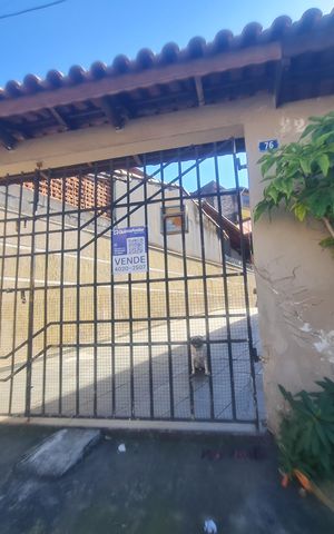 Casa à venda com 279m², 4 quartos e 6 vagas Casa à venda com 279m², 4 quartos e 6 vagasFachada com placa QuintoAndar