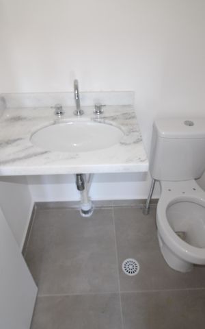 Apartamento para alugar com 70m², 2 quartos e 2 vagasQuarto 1 - Banheiro