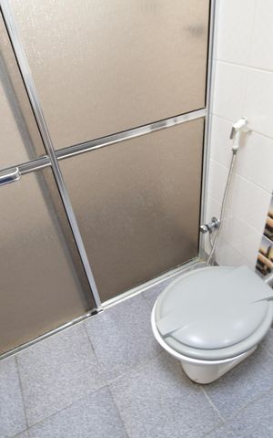 Casa de condomínio para alugar com 235m², 3 quartos e 4 vagasBanheiro Social