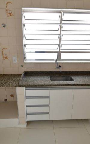 Casa de condomínio para alugar com 235m², 3 quartos e 4 vagasCozinha 2
