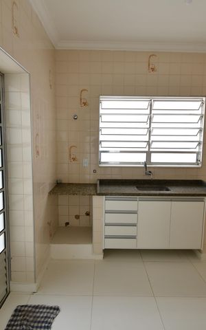 Casa de condomínio para alugar com 235m², 3 quartos e 4 vagasCozinha 2