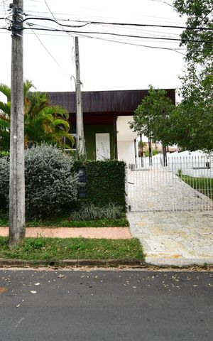 Casa de condomínio para alugar com 235m², 3 quartos e 4 vagasFachada