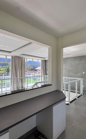 Casa de condomínio à venda com 180m², 3 quartos e 2 vagas Casa de condomínio à venda com 180m², 3 quartos e 2 vagasSuíte