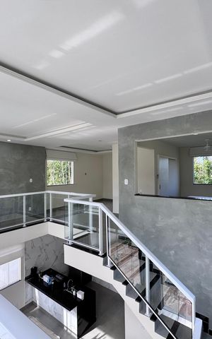 Casa de condomínio à venda com 180m², 3 quartos e 2 vagas Casa de condomínio à venda com 180m², 3 quartos e 2 vagasHall Dormitórios