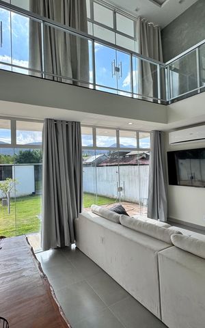 Casa de condomínio à venda com 180m², 3 quartos e 2 vagas Casa de condomínio à venda com 180m², 3 quartos e 2 vagasSala