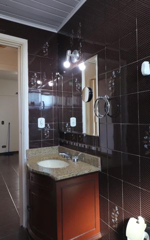 Apartamento para alugar com 55m², 2 quartos e sem vagaBanheiro