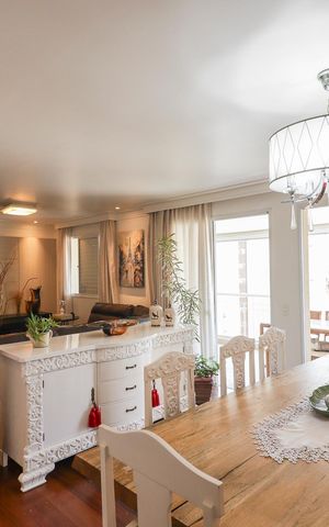 Apartamento à venda com 142m², 3 quartos e 3 vagas Apartamento à venda com 142m², 3 quartos e 3 vagasSala