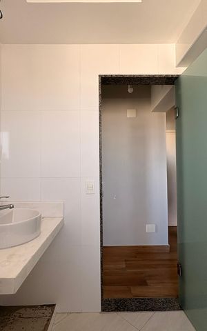Apartamento à venda com 70m², 2 quartos e 1 vaga Apartamento à venda com 70m², 2 quartos e 1 vagaBanheiro