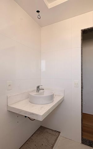 Apartamento à venda com 70m², 2 quartos e 1 vaga Apartamento à venda com 70m², 2 quartos e 1 vagaBanheiro