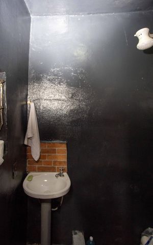 Casa à venda com 197m², 4 quartos e 2 vagasCasa 2 - Banheiro da Suíte