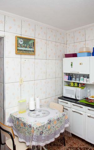 Casa à venda com 197m², 4 quartos e 2 vagasCasa 2 - Cozinha