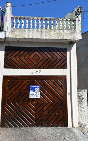 Casa para alugar com 80m², 2 quartos e 1 vagaFachada