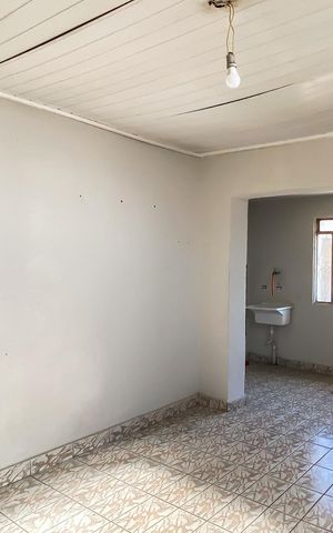 Casa à venda com 252m², 2 quartos e 2 vagasCozinha 