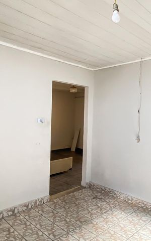 Casa à venda com 252m², 2 quartos e 2 vagasCozinha 