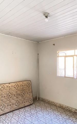 Casa à venda com 252m², 2 quartos e 2 vagasSala 
