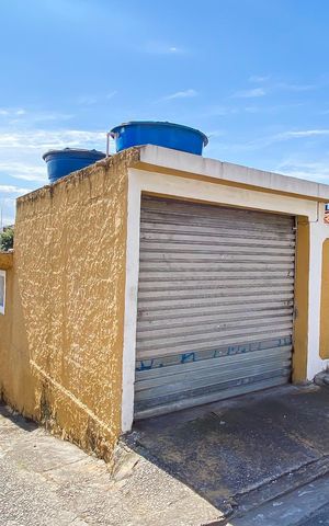 Casa à venda com 252m², 2 quartos e 2 vagasFachada 