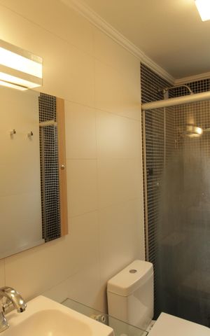 Apartamento à venda com 70m², 2 quartos e 2 vagas Apartamento à venda com 70m², 2 quartos e 2 vagasBanheiro 1