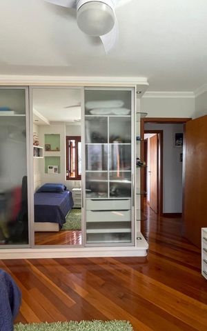 Casa à venda com 250m², 4 quartos e 2 vagas