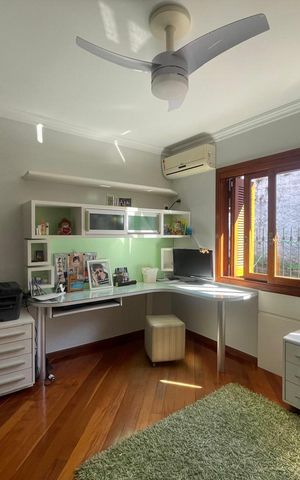 Casa à venda com 250m², 4 quartos e 2 vagas