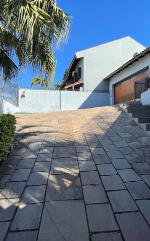 Casa à venda com 250m², 4 quartos e 2 vagas
