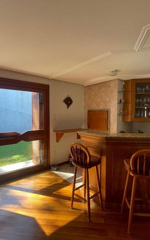 Casa à venda com 250m², 4 quartos e 2 vagas