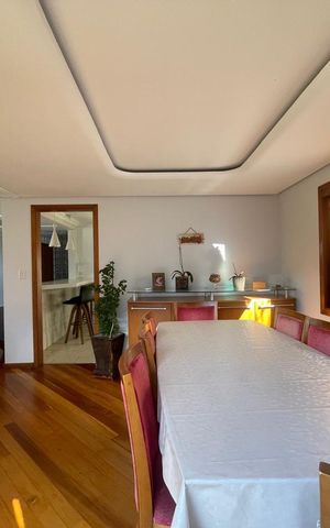 Casa à venda com 250m², 4 quartos e 2 vagas