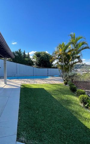 Casa à venda com 250m², 4 quartos e 2 vagas