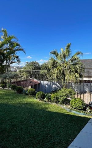 Casa à venda com 250m², 4 quartos e 2 vagas