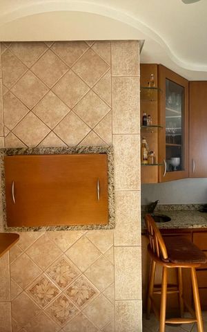 Casa à venda com 250m², 4 quartos e 2 vagas