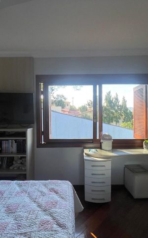 Casa à venda com 250m², 4 quartos e 2 vagas