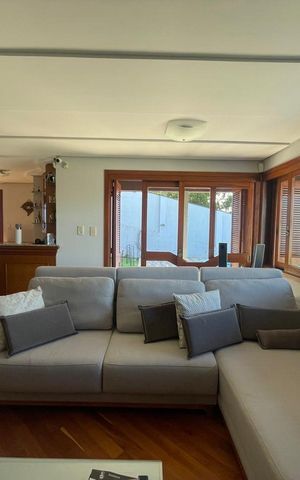 Casa à venda com 250m², 4 quartos e 2 vagas
