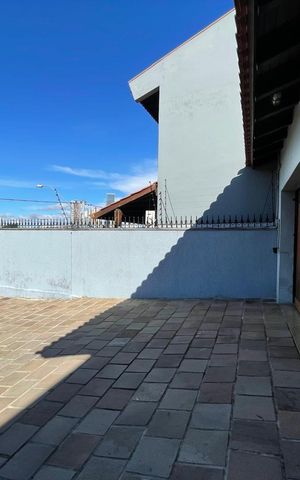 Casa à venda com 250m², 4 quartos e 2 vagas