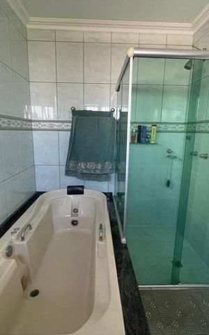 Casa à venda com 250m², 4 quartos e 2 vagas
