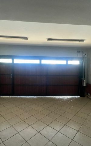 Casa à venda com 250m², 4 quartos e 2 vagas