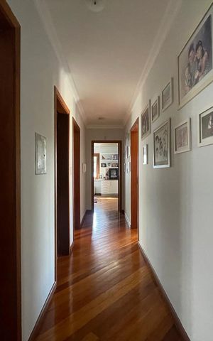 Casa à venda com 250m², 4 quartos e 2 vagas