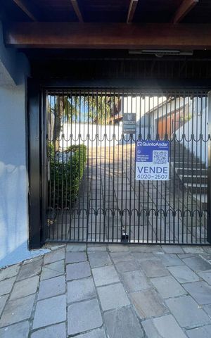 Casa à venda com 250m², 4 quartos e 2 vagas Casa à venda com 250m², 4 quartos e 2 vagasPlaca instalada em 07/08/2026 com o código MBKZ-94