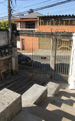 Casa para alugar com 88m², 2 quartos e sem vagaescada de acesso