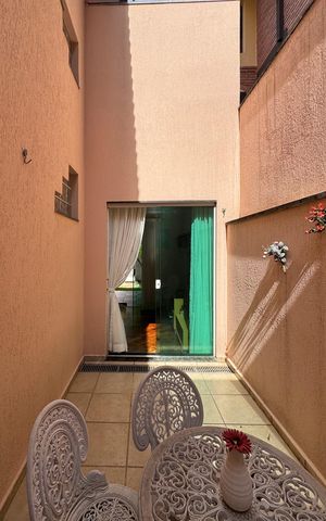 Casa à venda com 257m², 3 quartos e 3 vagas Casa à venda com 257m², 3 quartos e 3 vagasJardim de Inverno
